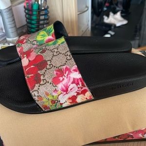 Gucci GG Blooms Supreme Floral Slides